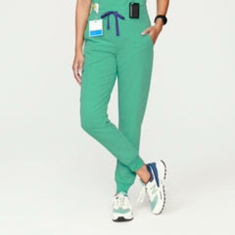 FIGS - Surgical Green Zamora™ High Waisted Scrub Pants